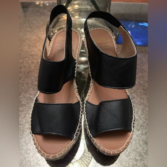 Andre Assous Reese Espadrille Wedges NEW - Picture 2 of 4